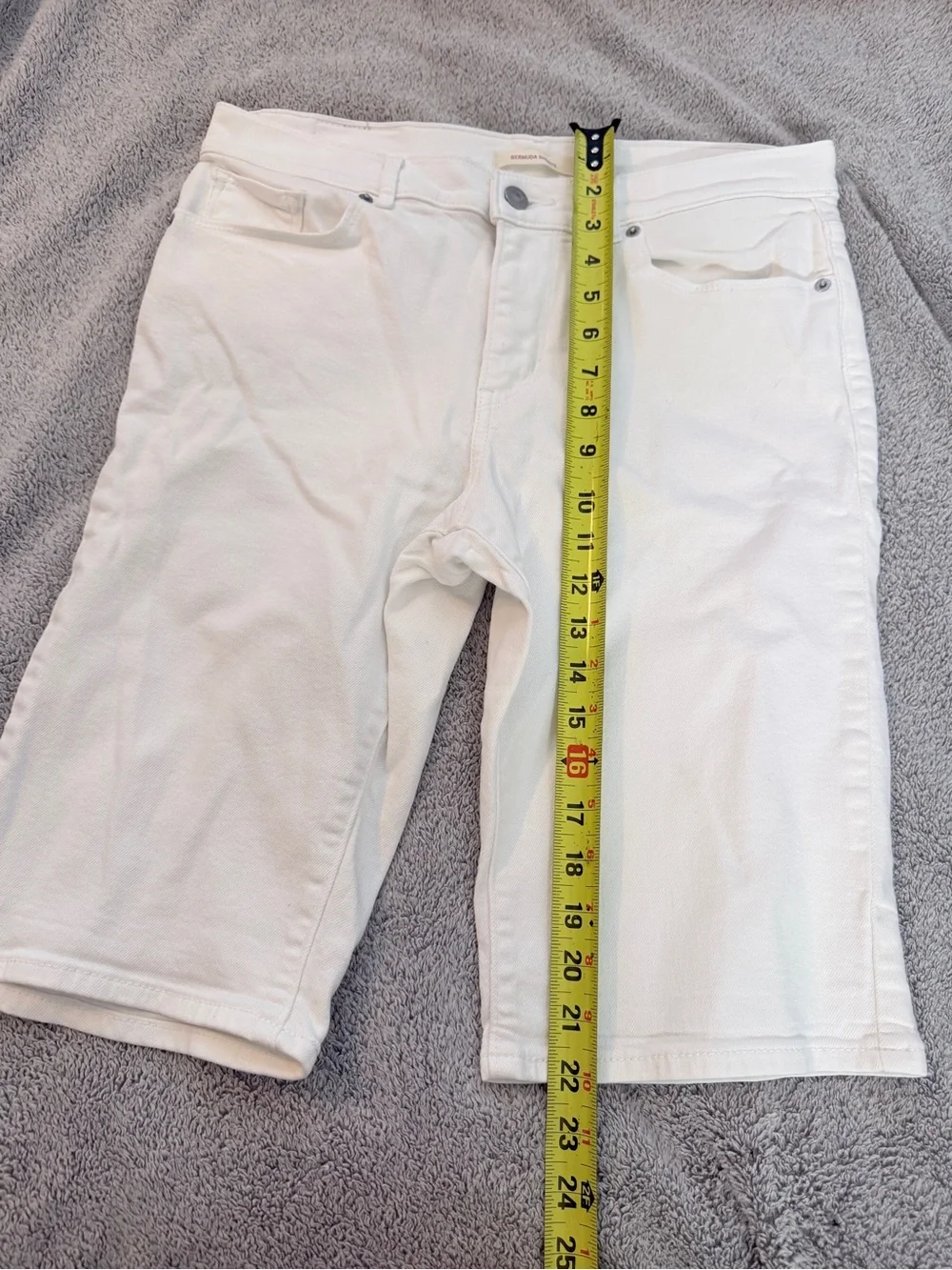 Levi's Bermuda Shorts White Denim Casual Everyday Sz 29 red tab classic NWOT